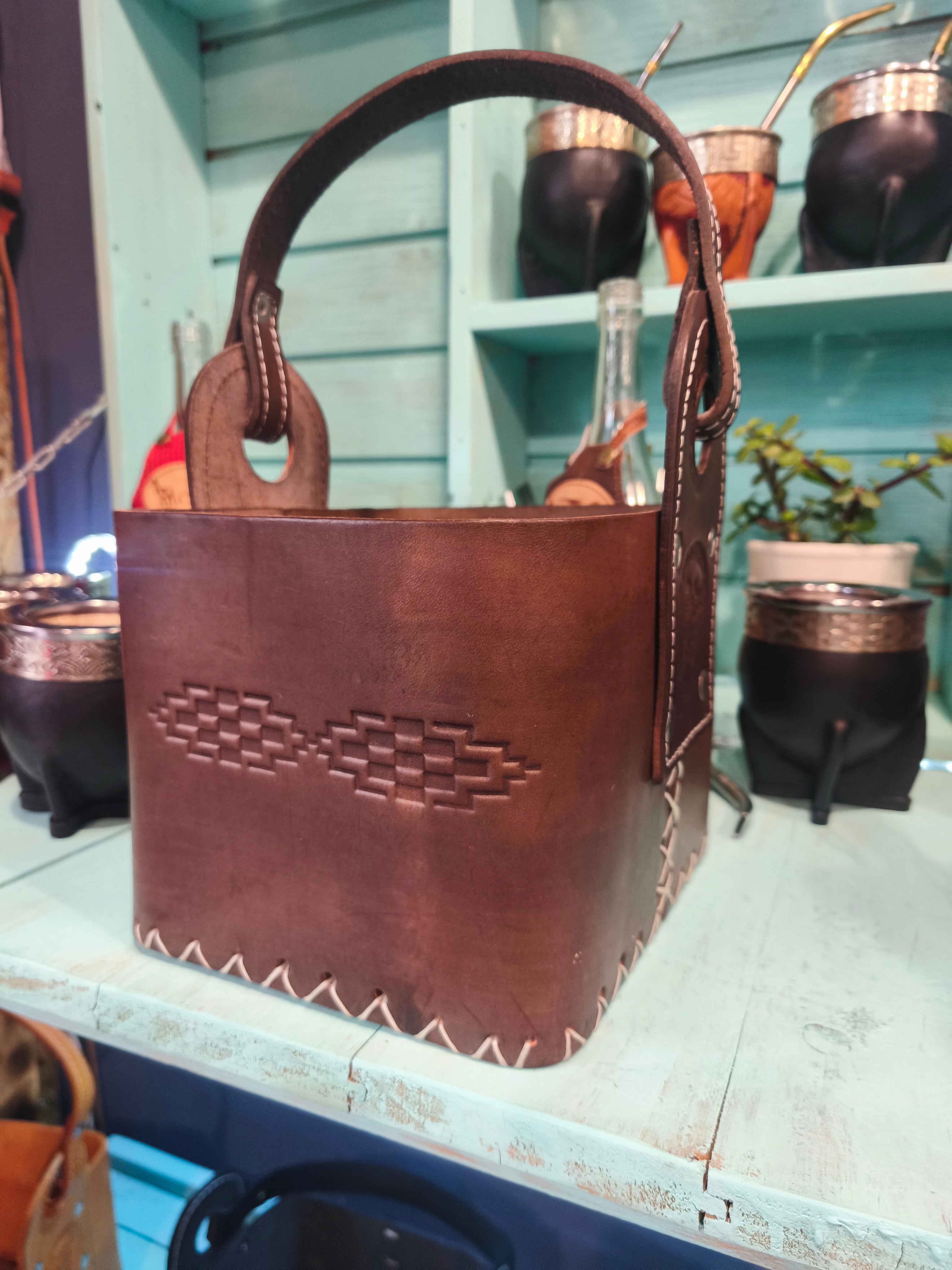 Canasto matero cuadrado 100% cuero