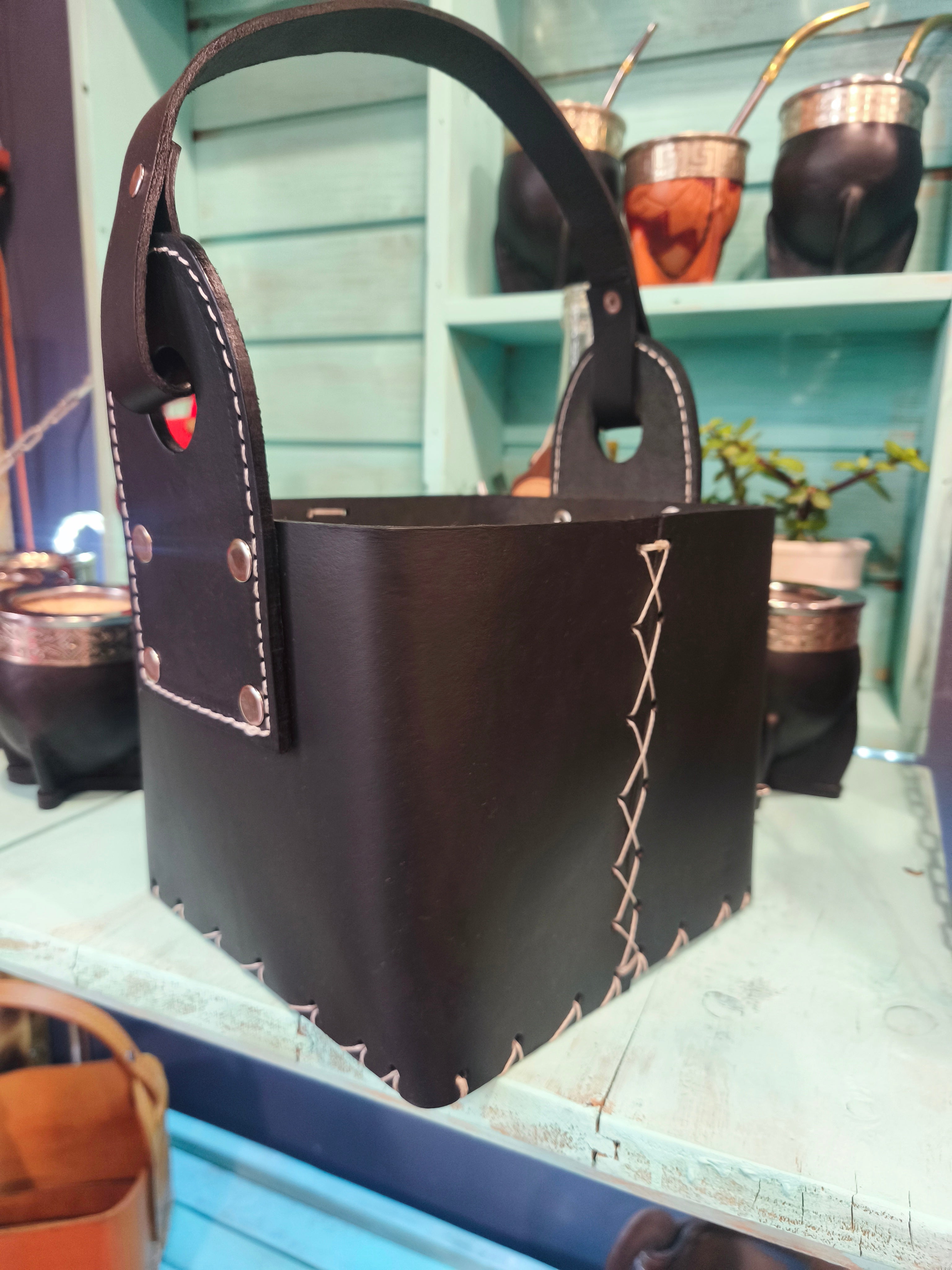 Canasto matero cuadrado 100% cuero