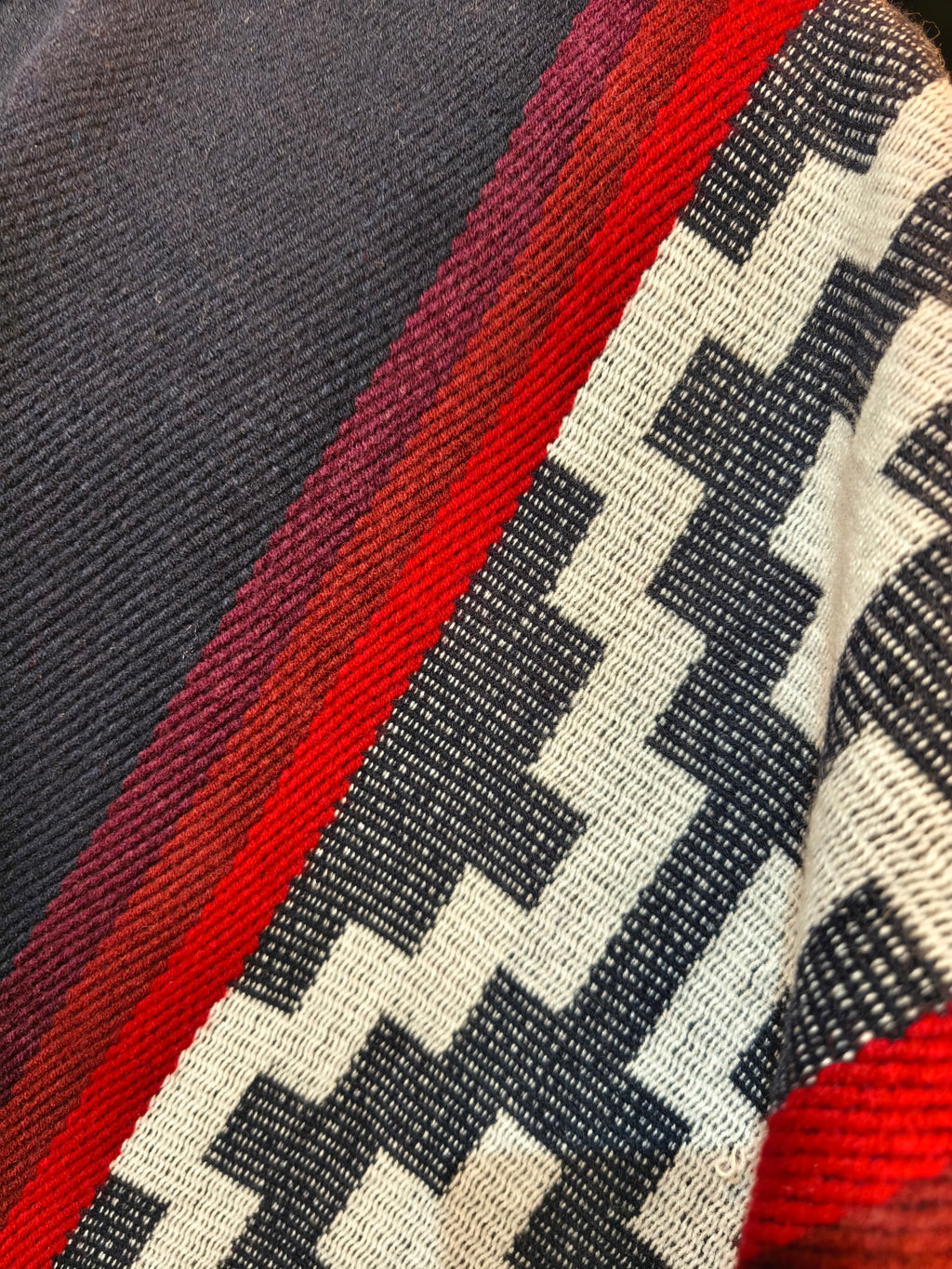 Poncho araucano (disponible en varios colores)