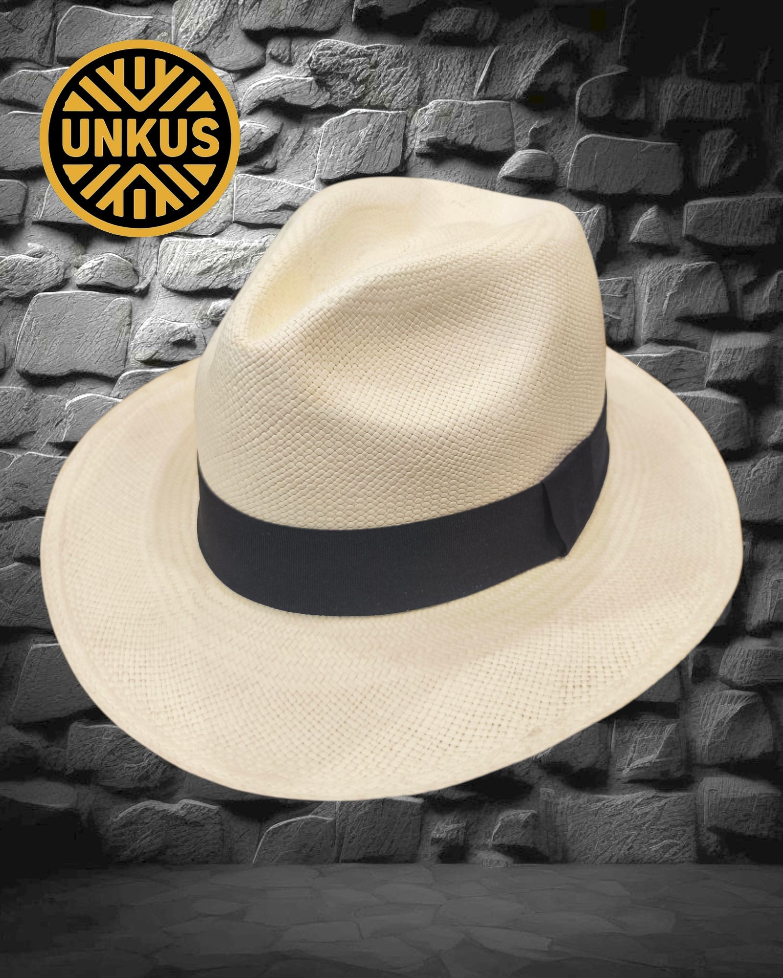 Panamá hats (montecristi)