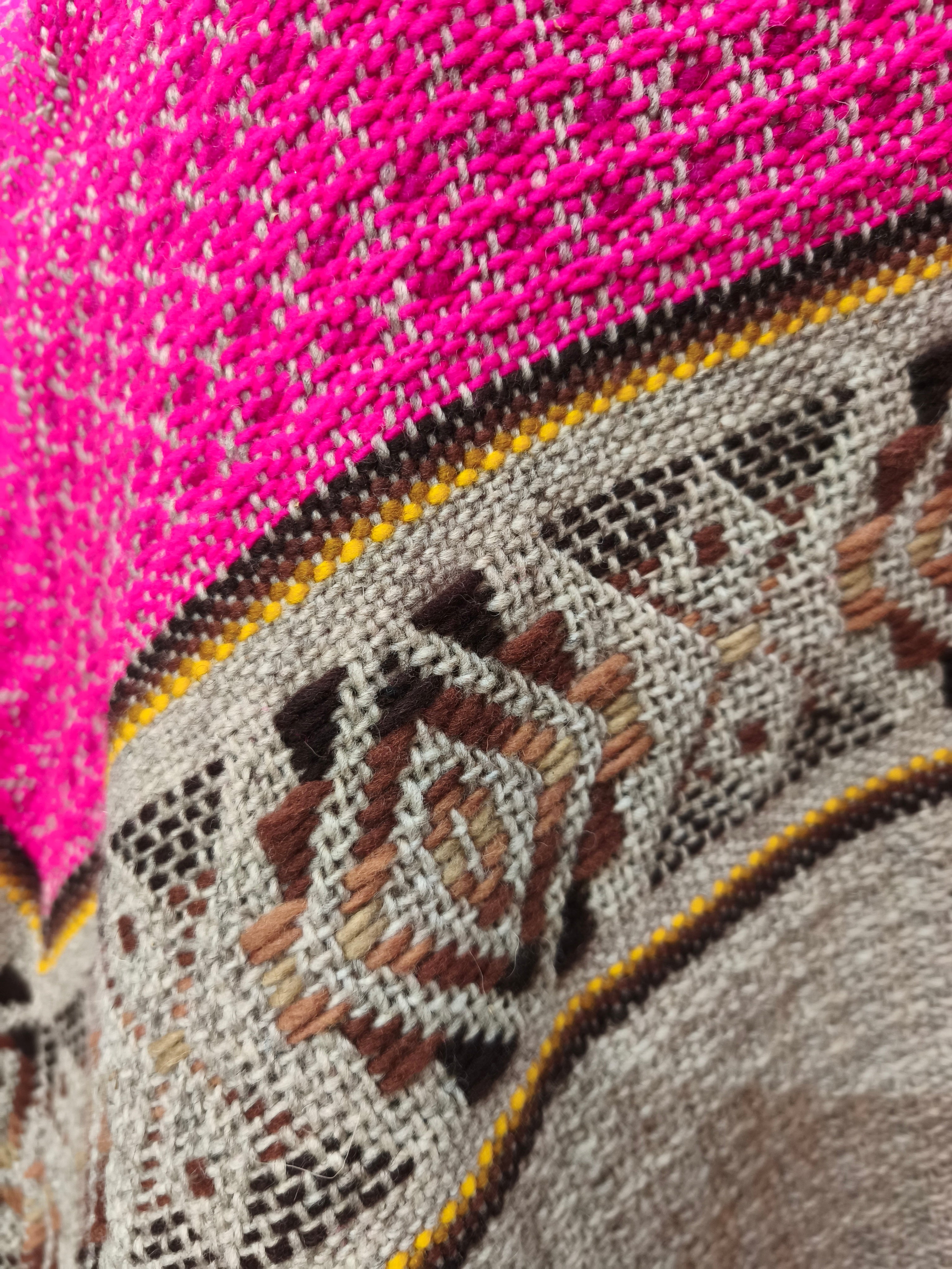 Poncho tres puntas - WARMI fucsia