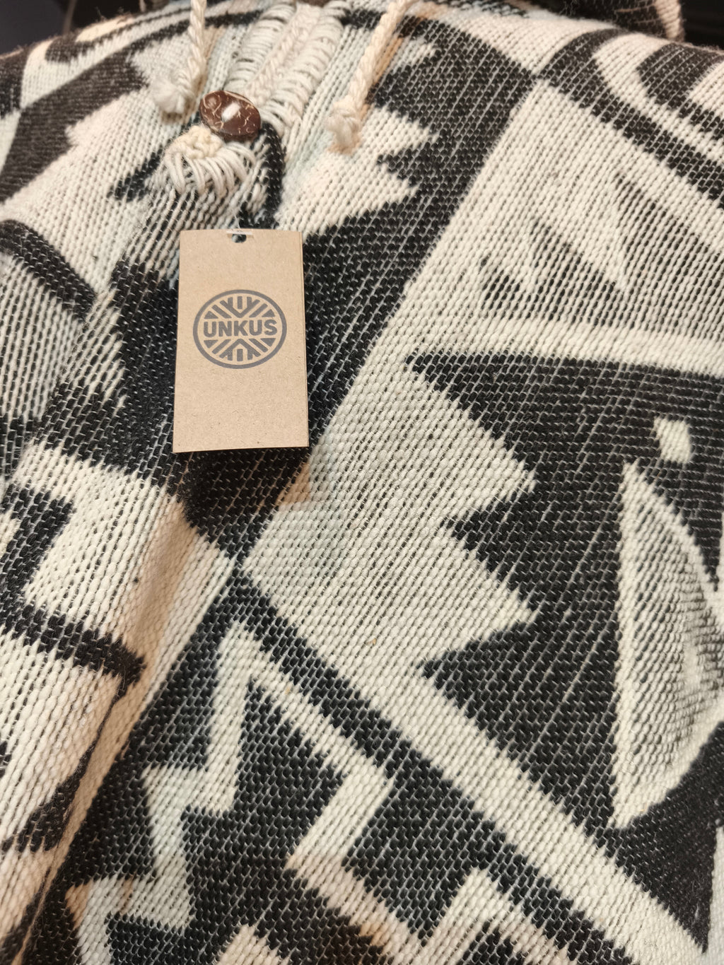 Poncho premium CHIMÚ con capucha