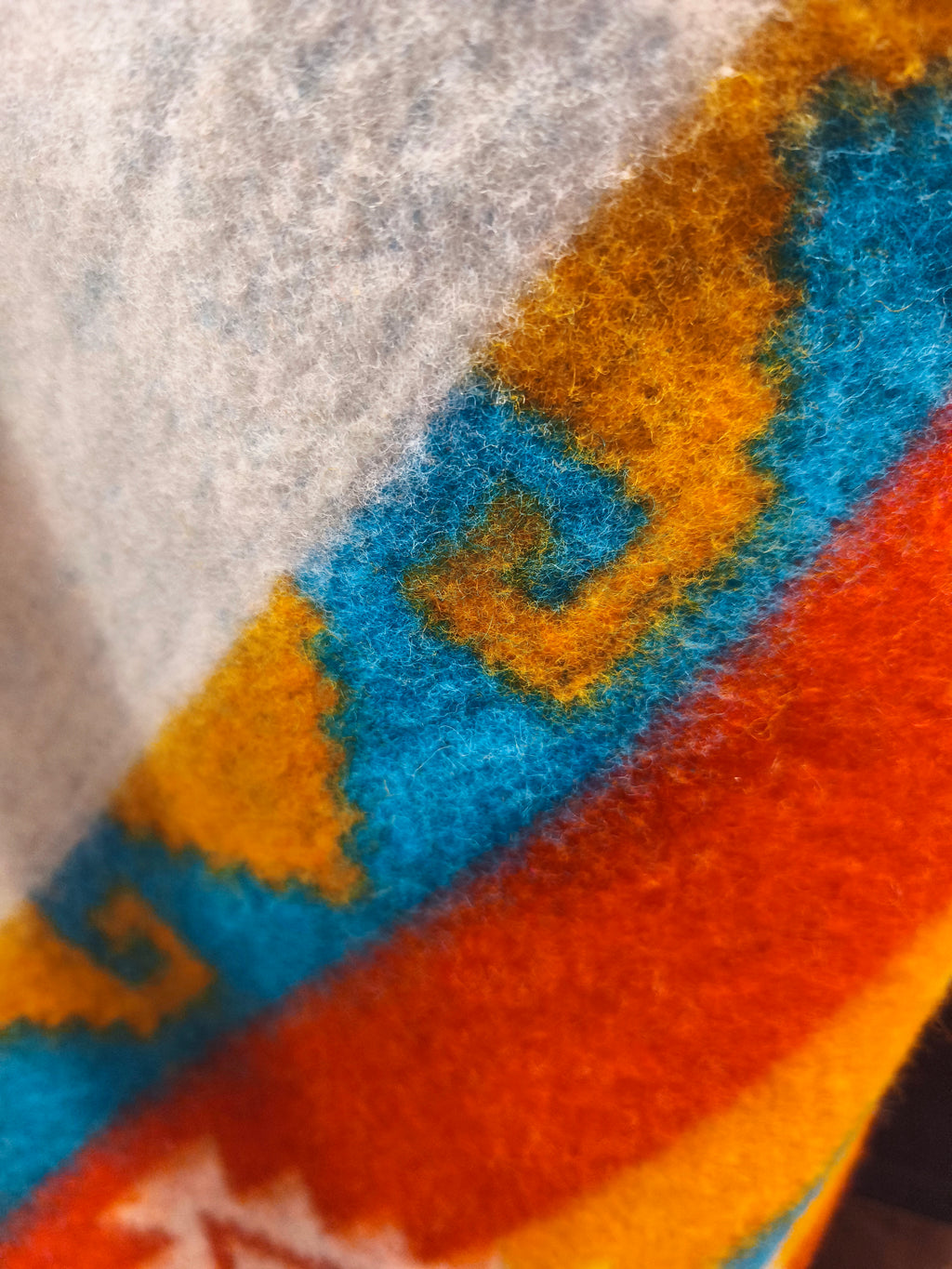 Poncho premium MAYA con capucha