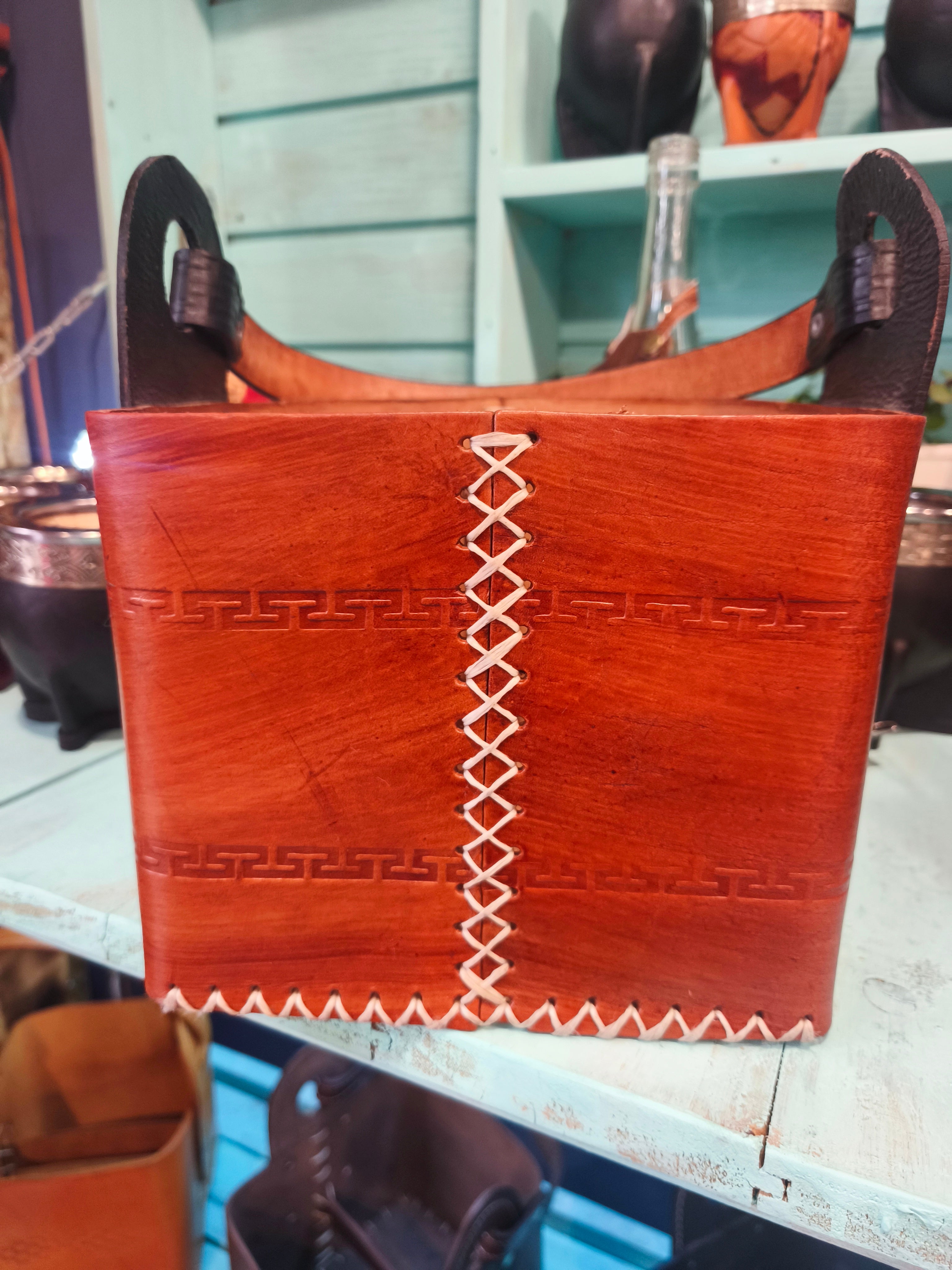 Canasto matero cuadrado 100% cuero