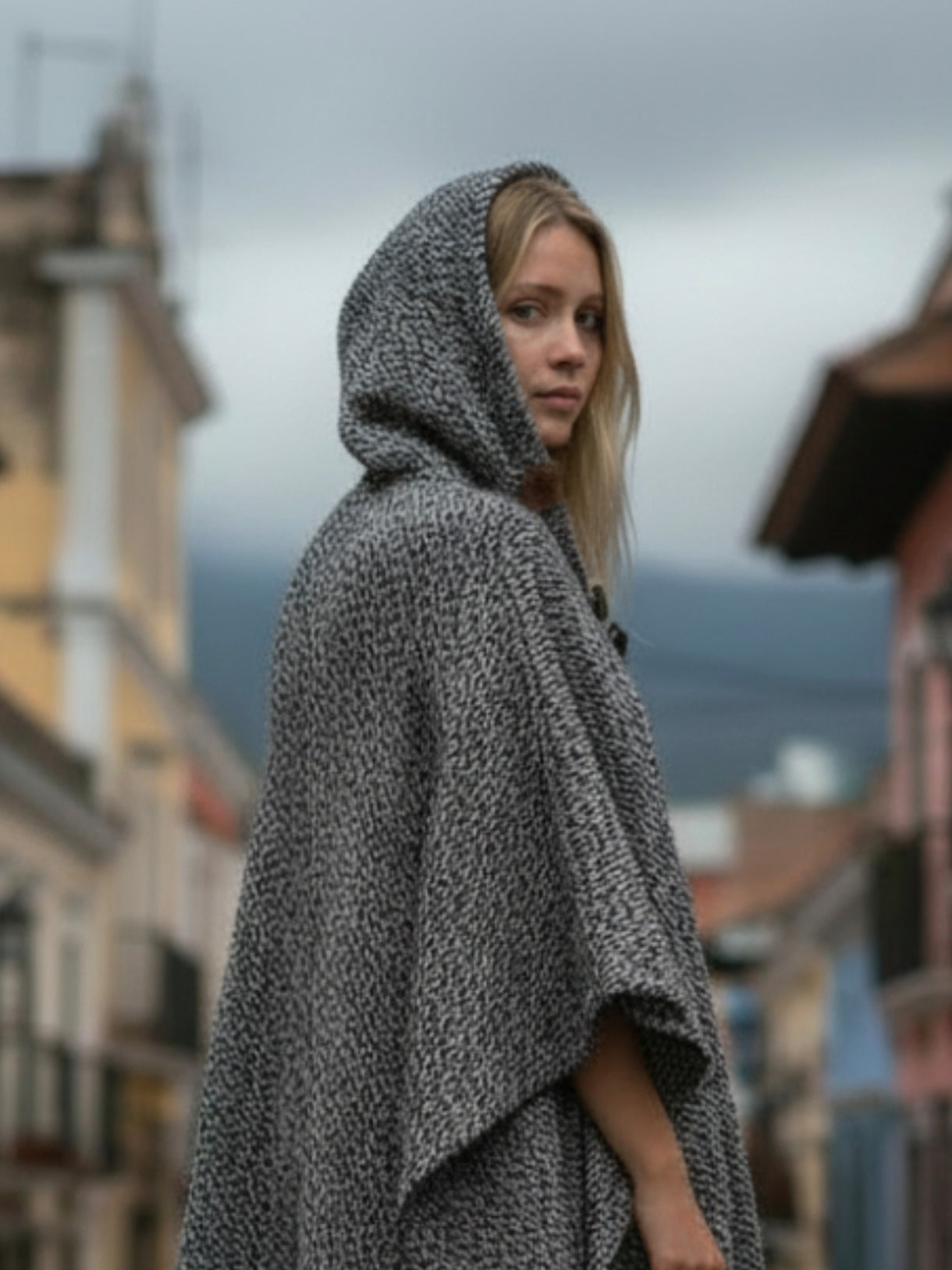 Poncho "KURA" Granito