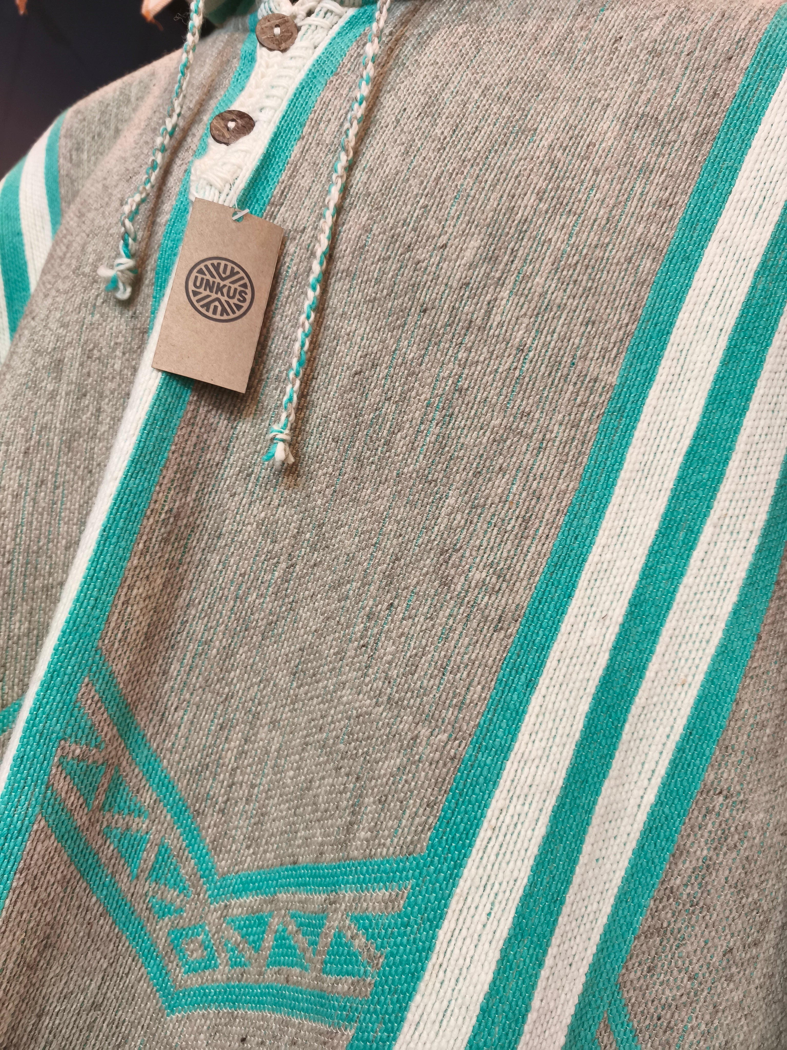 Poncho premium TIAHUANACO con capucha