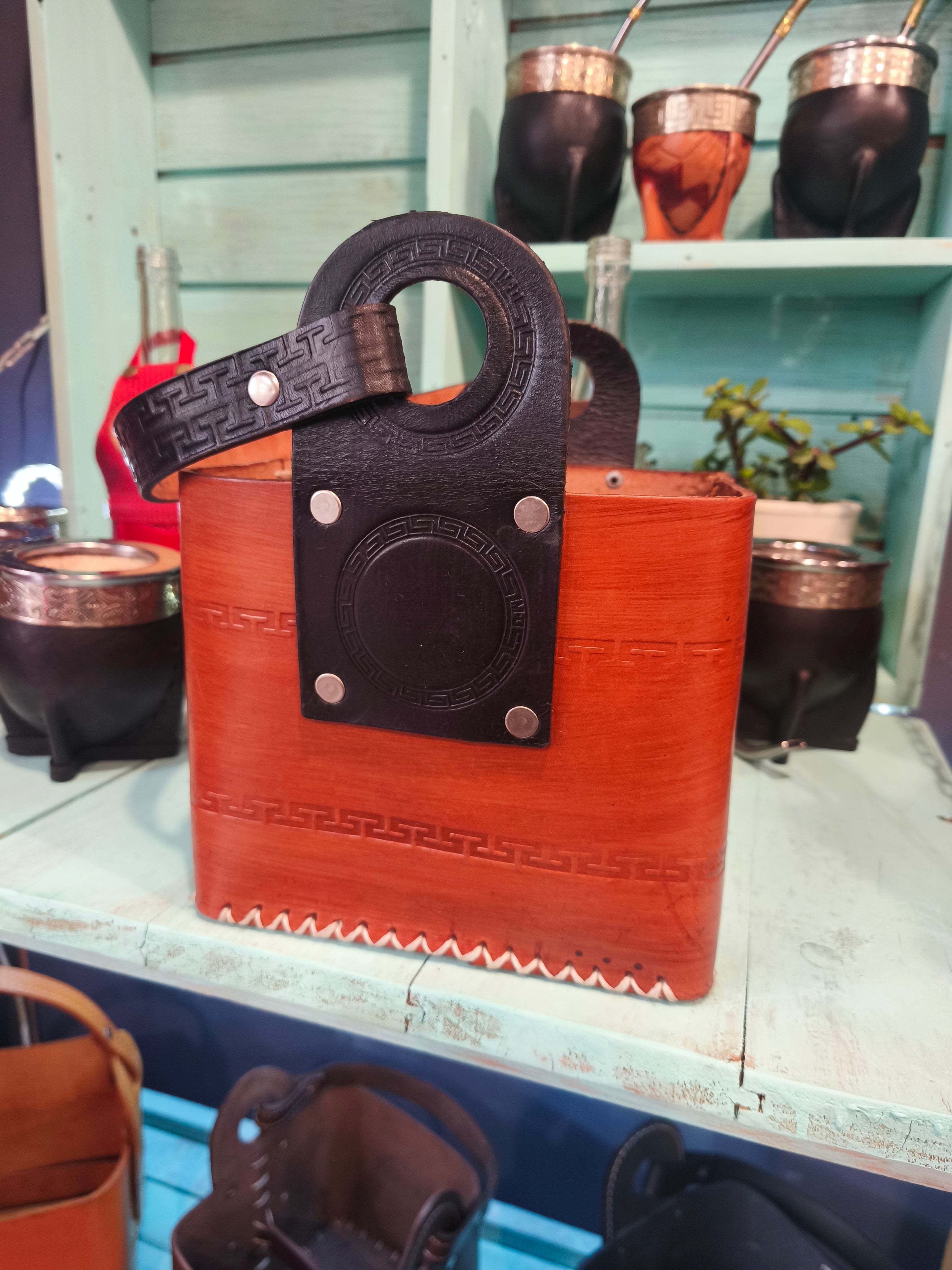 Canasto matero cuadrado 100% cuero