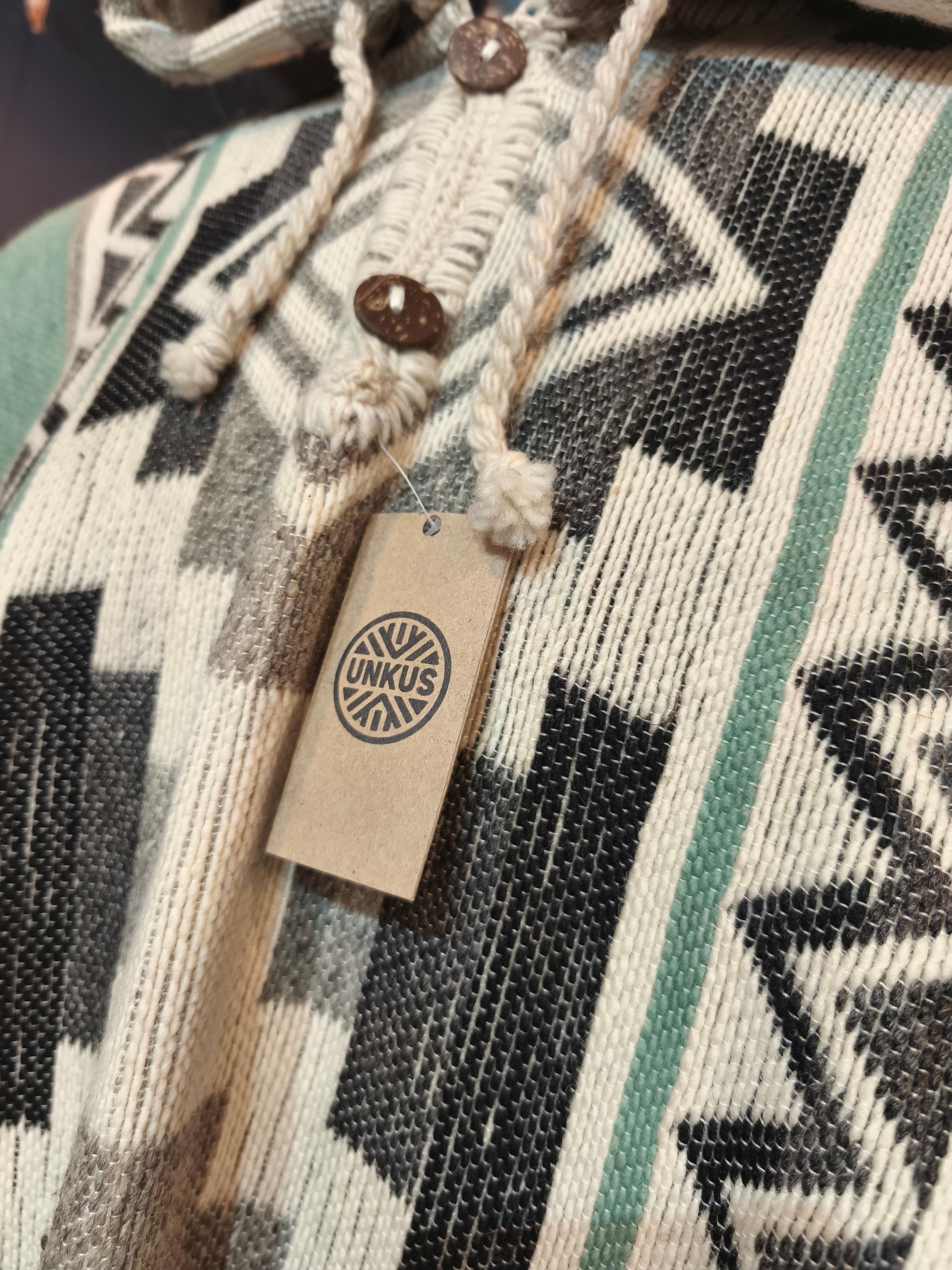 Poncho premium KARIB con capucha (varios colores)