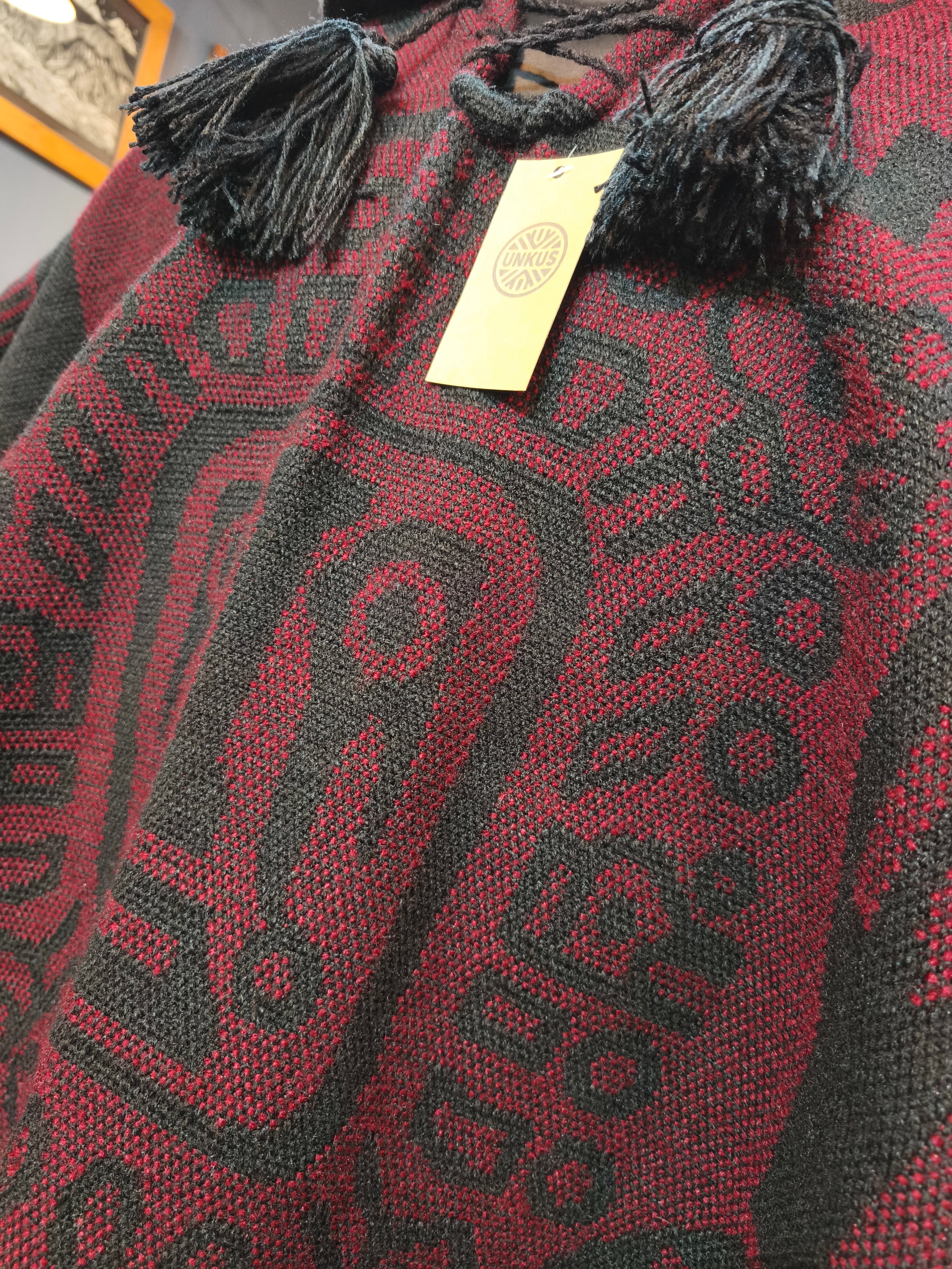 Poncho Inti - Burdeos Milenario