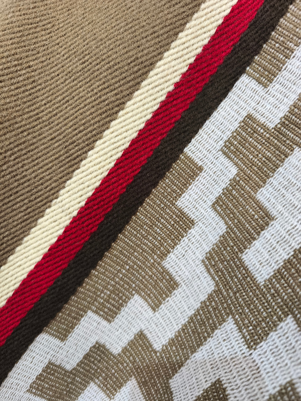 Poncho araucano (disponible en varios colores)