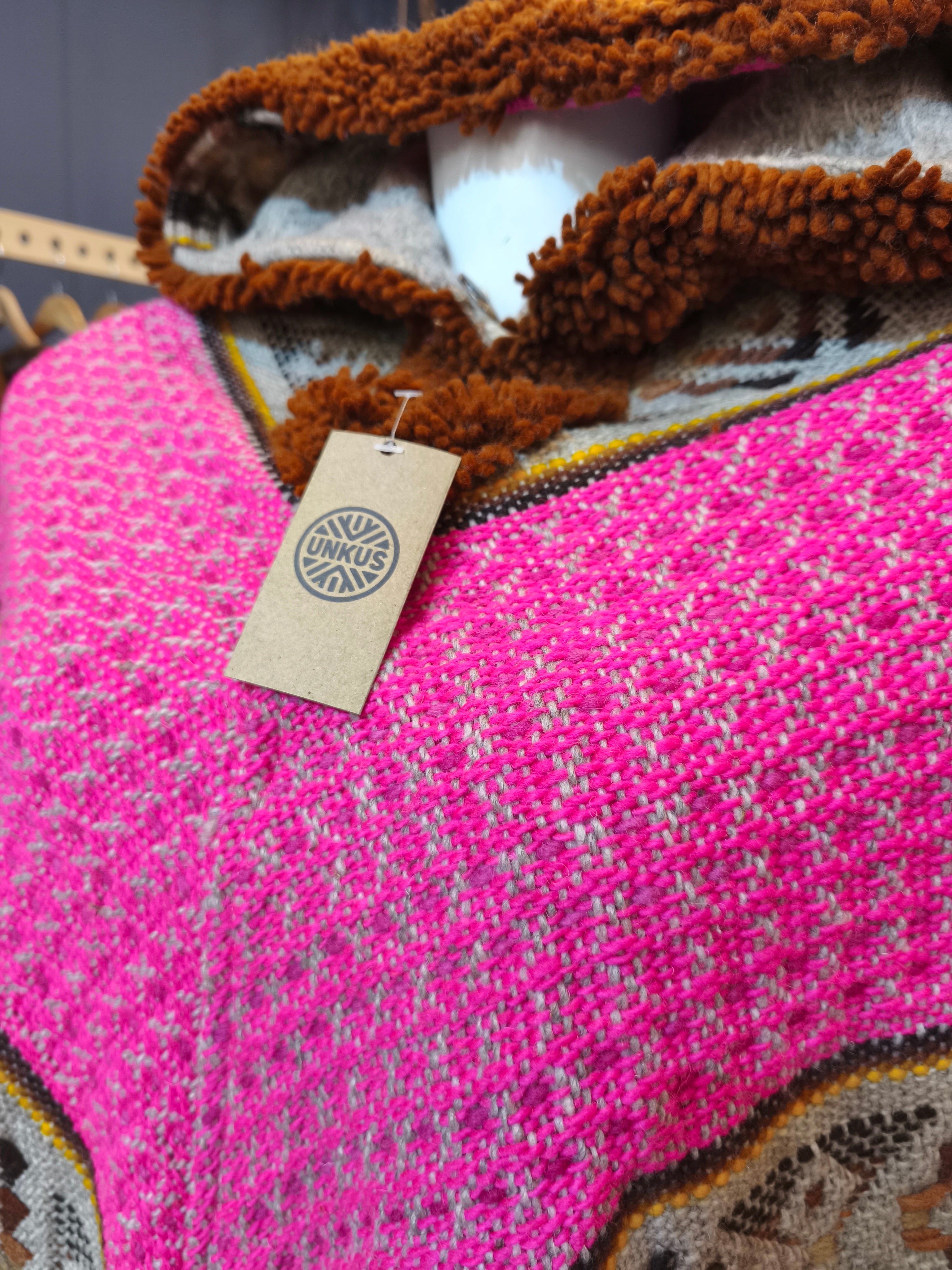 Poncho femenino 3 puntas (5 colores)